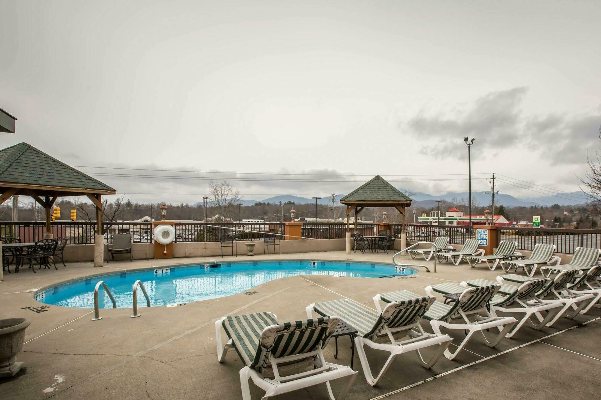 Quality Inn Black Mountain Eksteriør bilde
